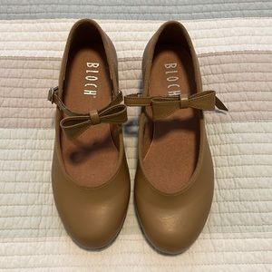 Bloch size 1 tan tap shoes